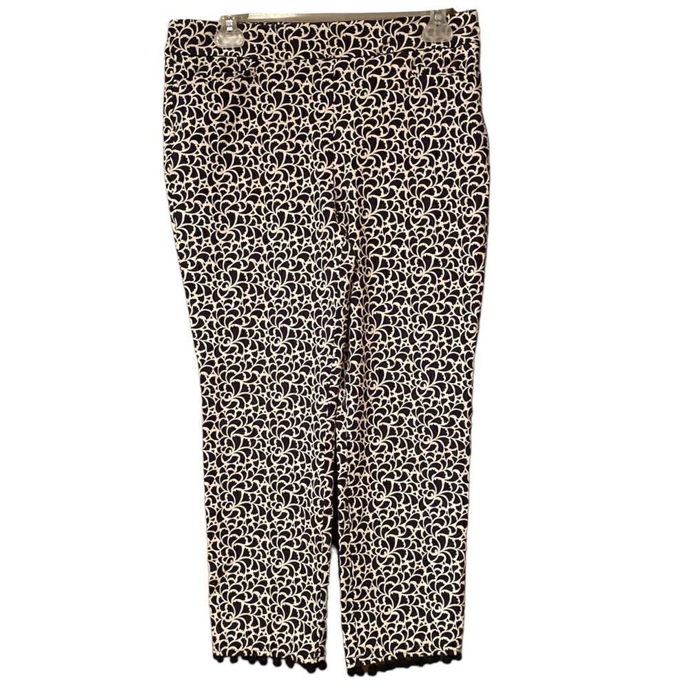 Chico’s Black & White Cropped Pants Size 0.5 Size 6